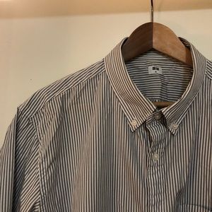 UNIQLO men’s grey striped button down oxford shirt